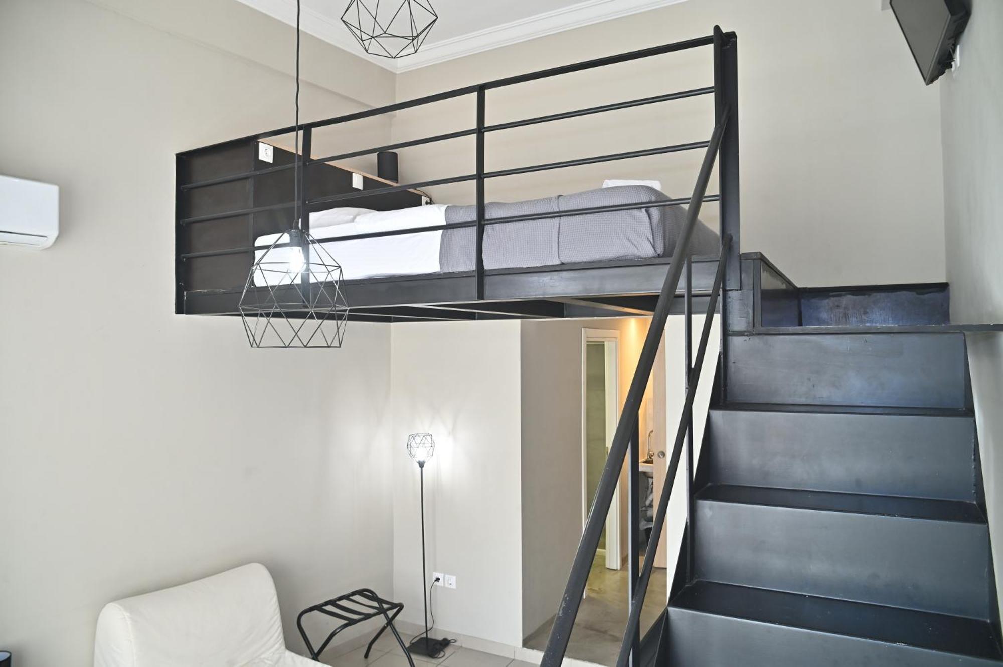Kentrikon Hotel Халкис Екстериор снимка