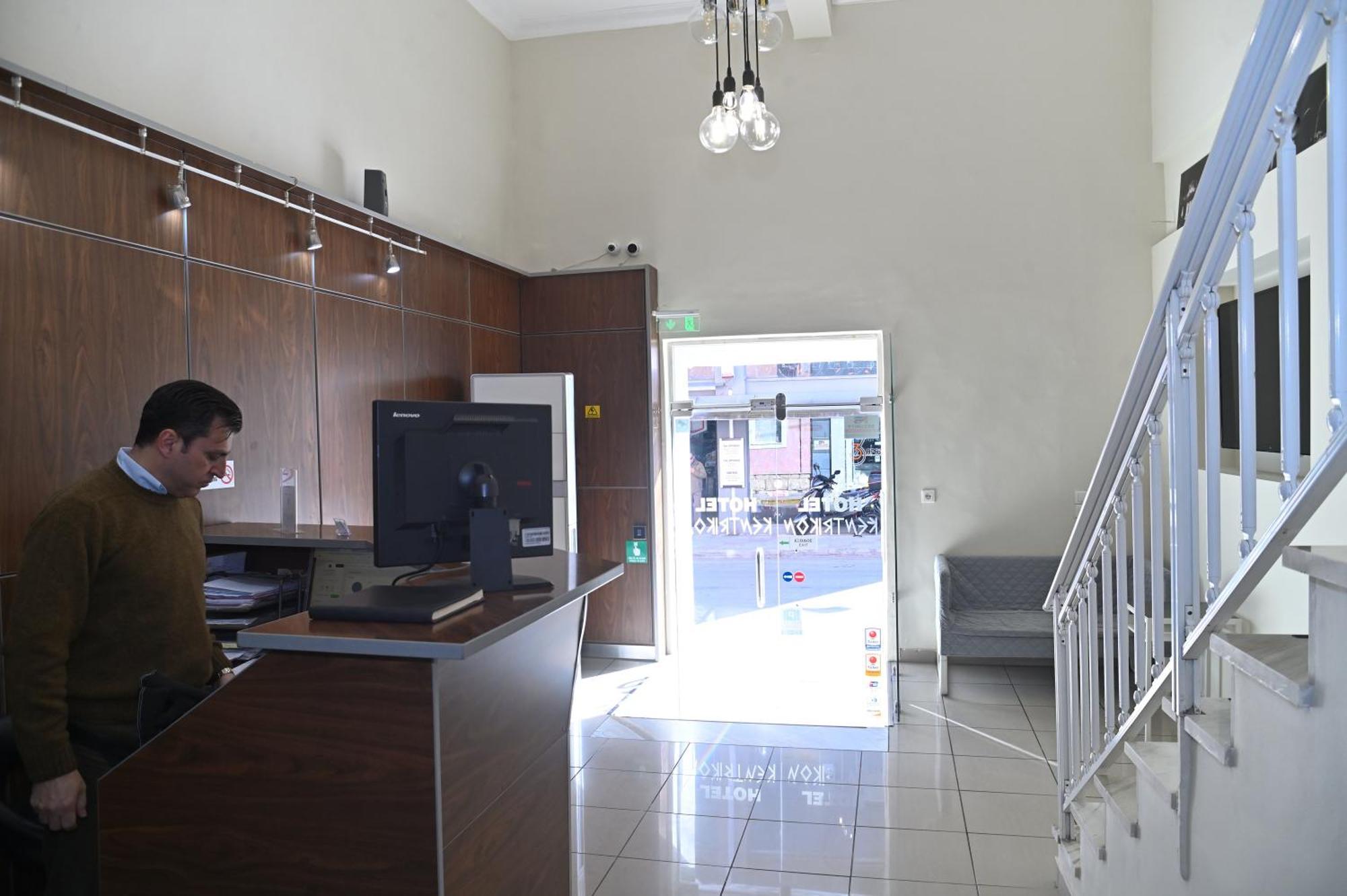 Kentrikon Hotel Халкис Екстериор снимка