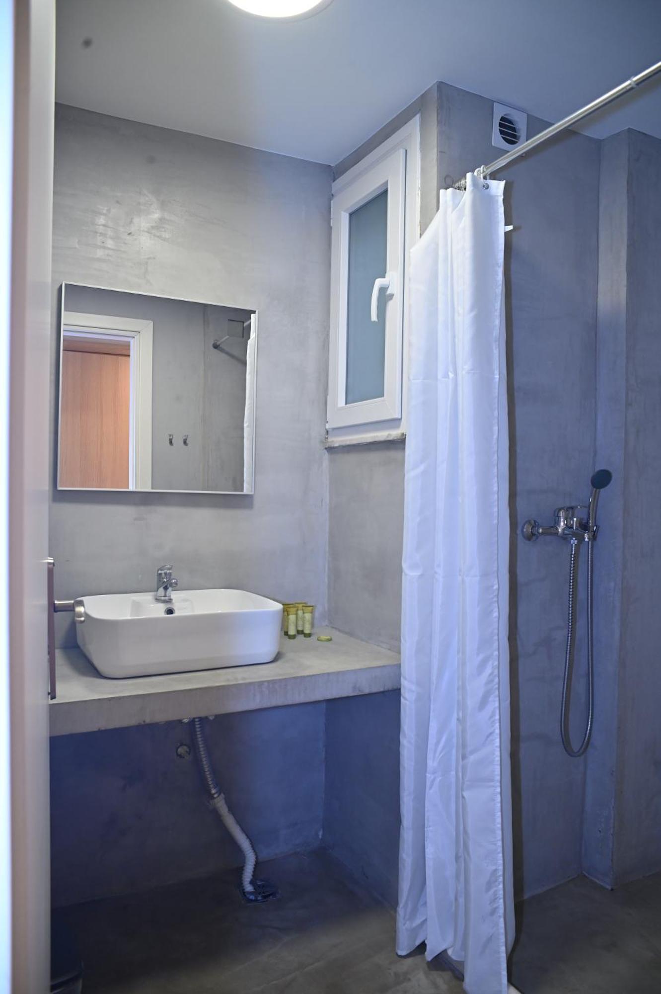 Kentrikon Hotel Халкис Екстериор снимка