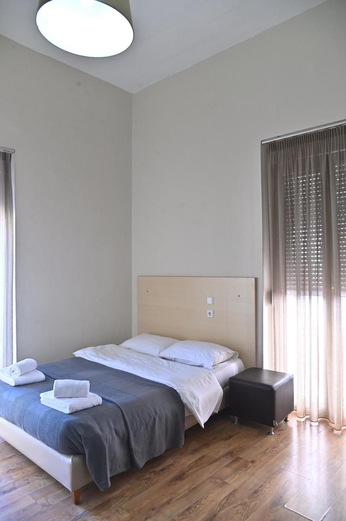 Kentrikon Hotel Халкис Екстериор снимка