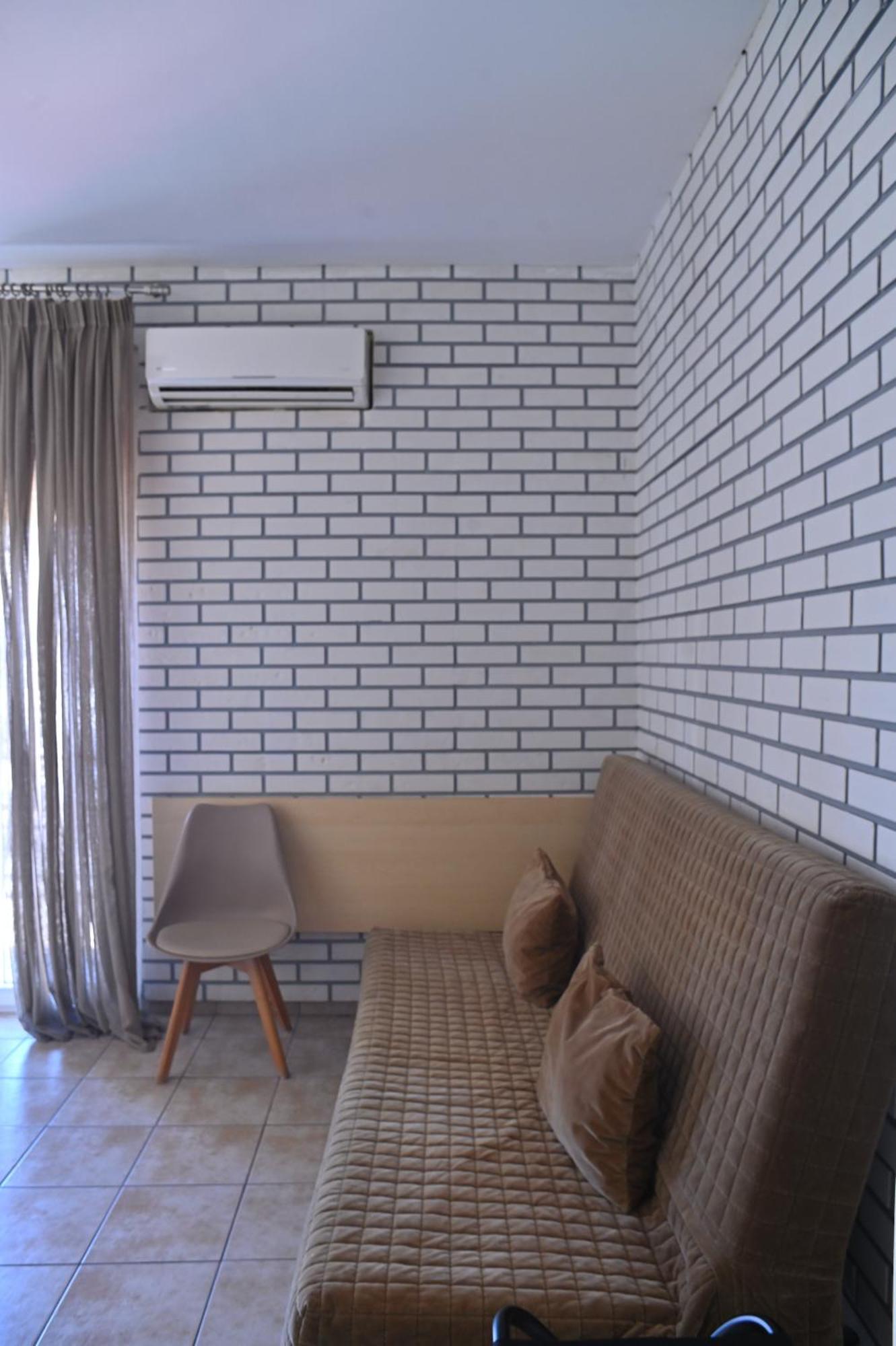 Kentrikon Hotel Халкис Екстериор снимка