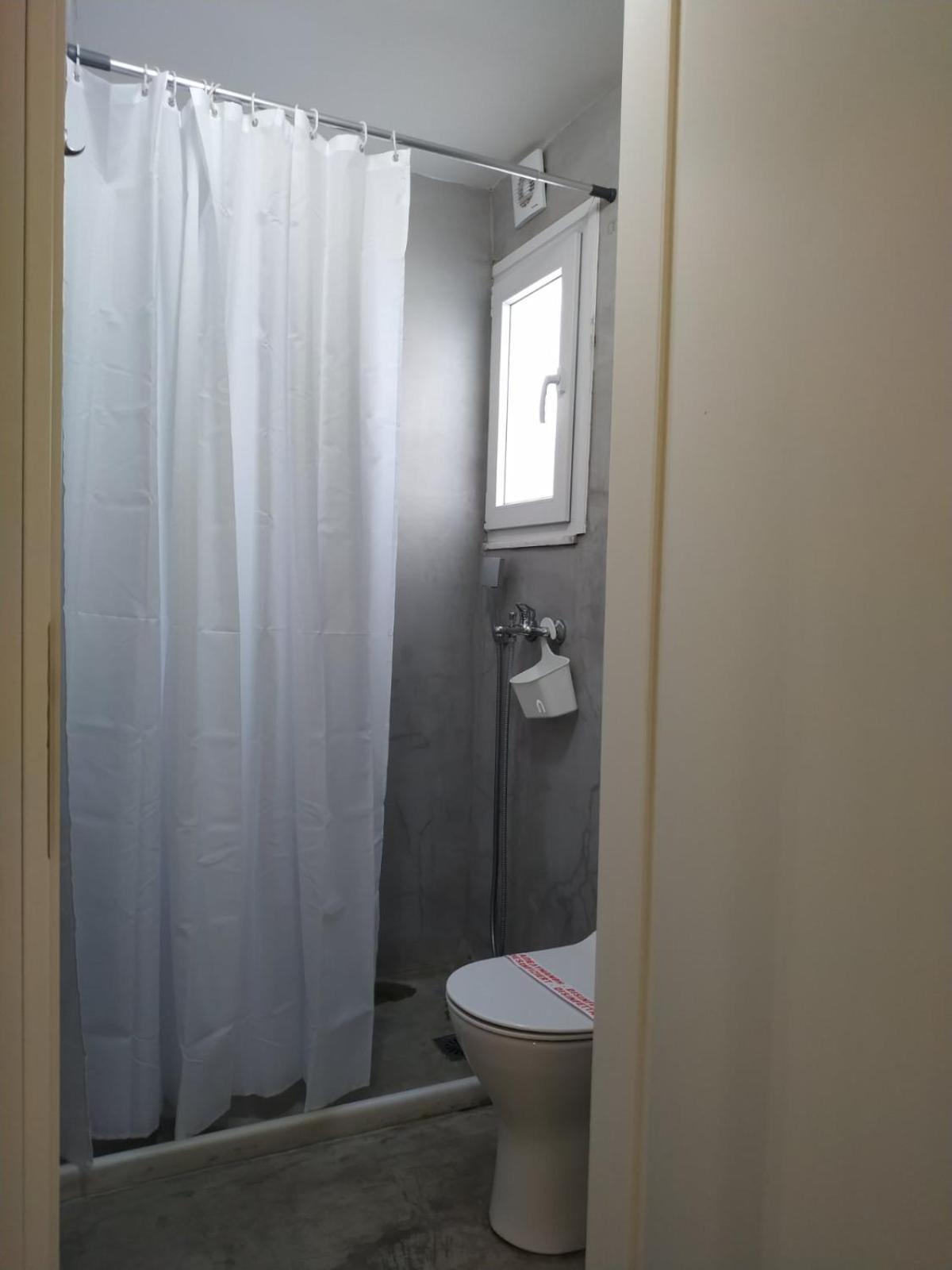 Kentrikon Hotel Халкис Екстериор снимка