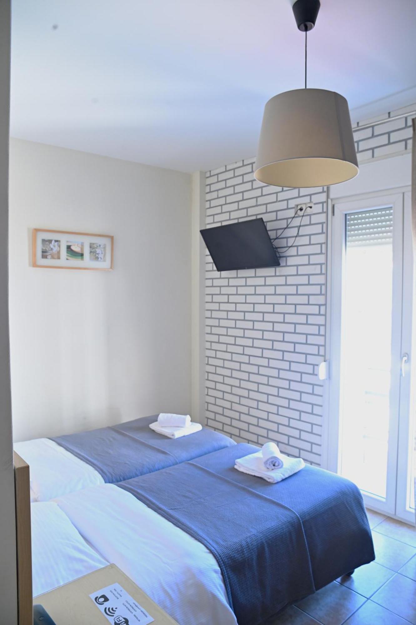 Kentrikon Hotel Халкис Екстериор снимка
