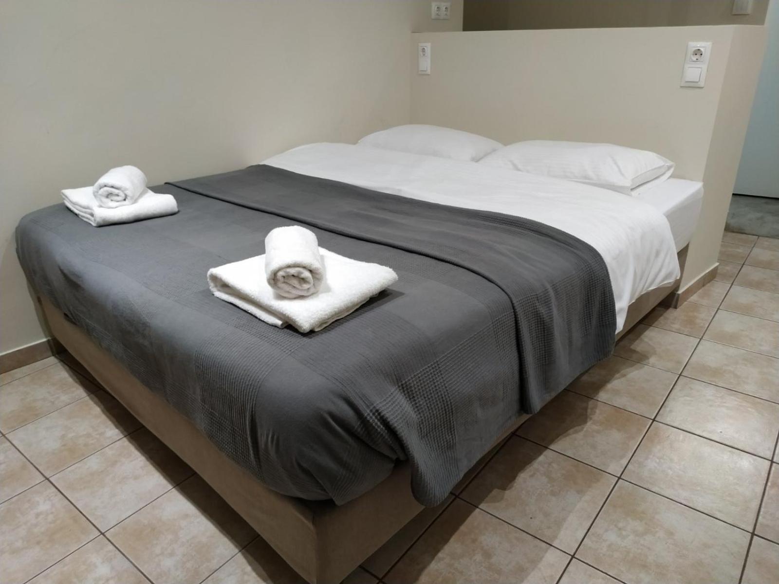 Kentrikon Hotel Халкис Екстериор снимка